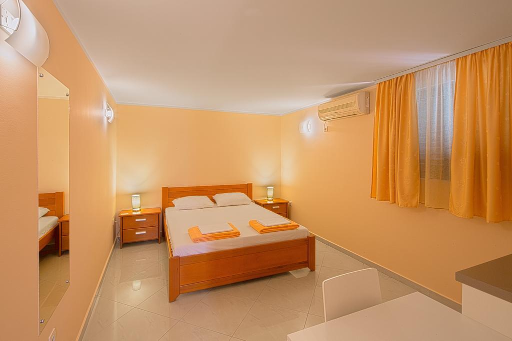 Mika Apartment *